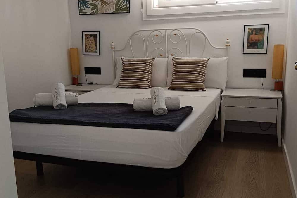 Geheel appartement, Elegant apt. p/4 pax 1 min from the beach with Wi-Fi in Arenys de Mar, Costa del Maresme