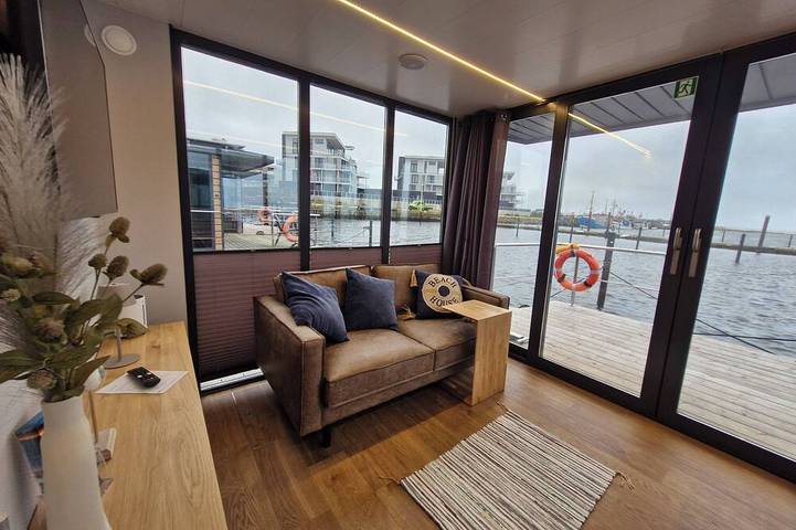 Hausboot für 4 Personen, mit Terrasse und Sauna an der Kieler Bucht