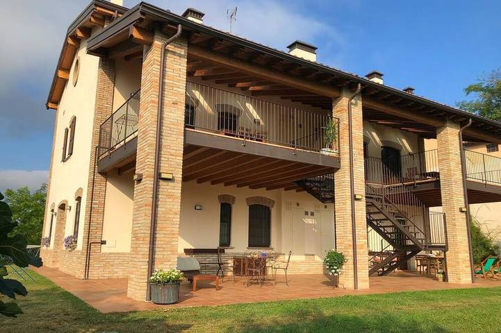 Location de vacances pour 4 personnes, avec balcon dans Lesignano De Bagni