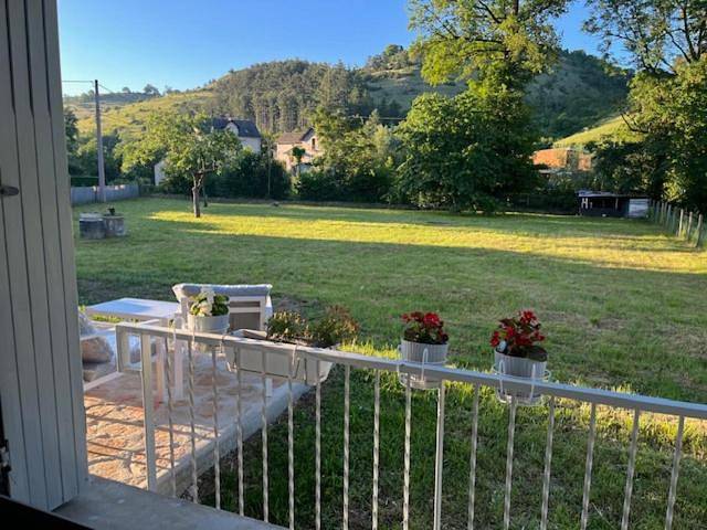 Gîte pour 5 personnes, avec vue et jardin, animaux acceptés à Marvejols - 4