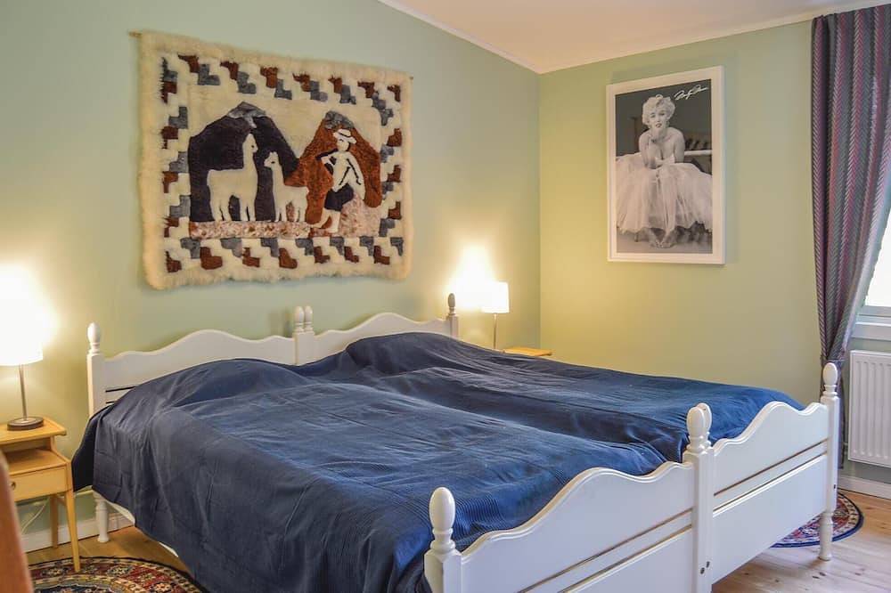 Nice home in Färentunna in Mälaren