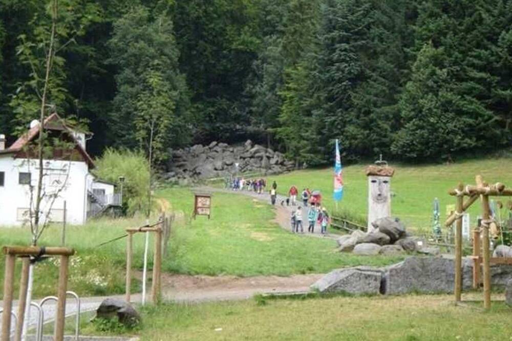 Dreibettzimmer 42 - Gästehäuser Am Nibelungensteig in Lautertal, Bergstraße