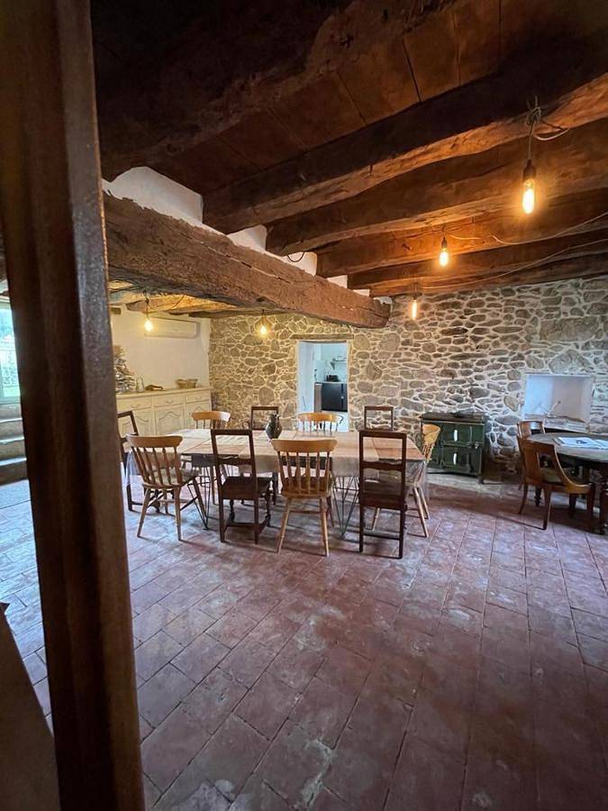 Location de vacances pour 12 personnes, avec vue ainsi que jardin et piscine à Aussillon - 3