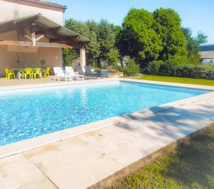 Villa pour 8 personnes, avec vue ainsi que piscine et jardin