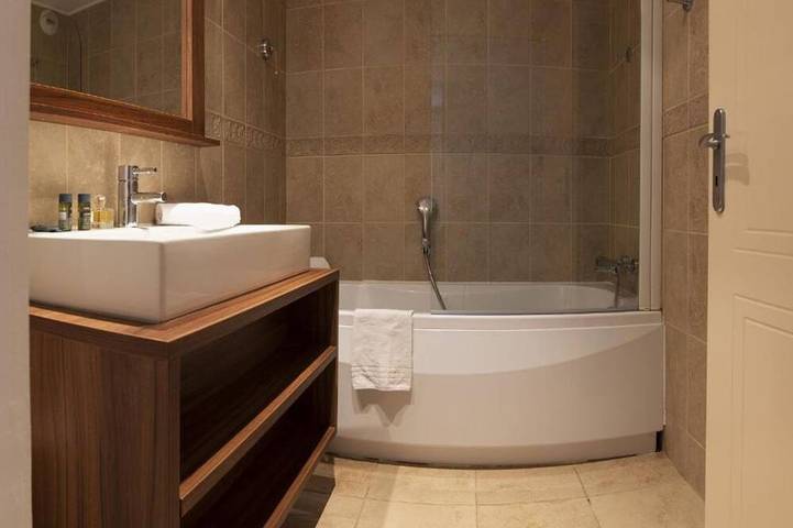 Ganze Wohnung, Vue sur Montagne - 218-Apartment-Ensuite mit Bad-Balkon in Isola, Nizza und Umgebung