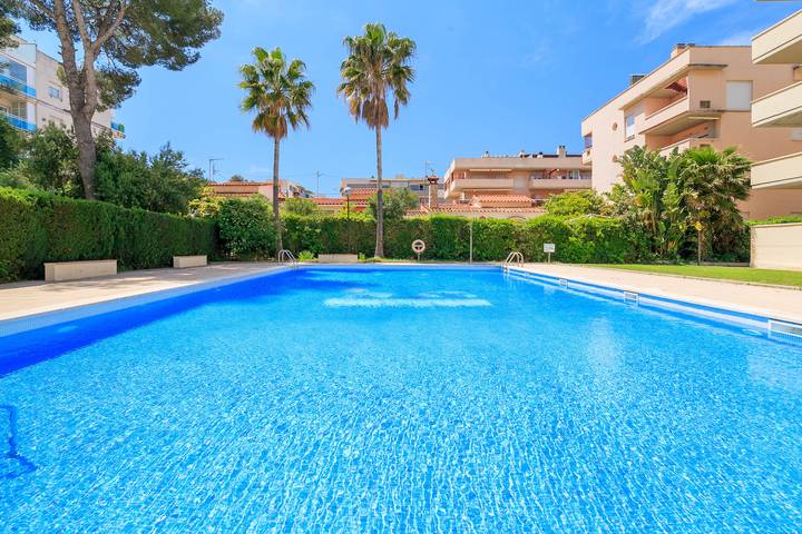Vakantieappartement voor 6 personen, with kinderzwembad and tuin as well as terras, met huisdier in Salou