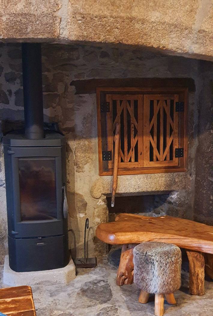 Gîte pour 4 personnes, avec terrasse ainsi que jardin et piscine dans Bourgs sur Colagne - 2