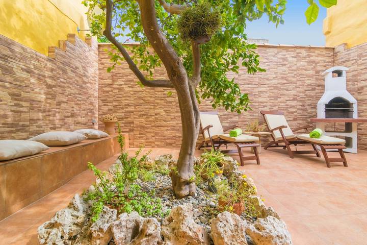 Sabatera - Beautiful townhouse with fantastic terrace in inland Majorca Free Wifi in Inca, Majorca Center