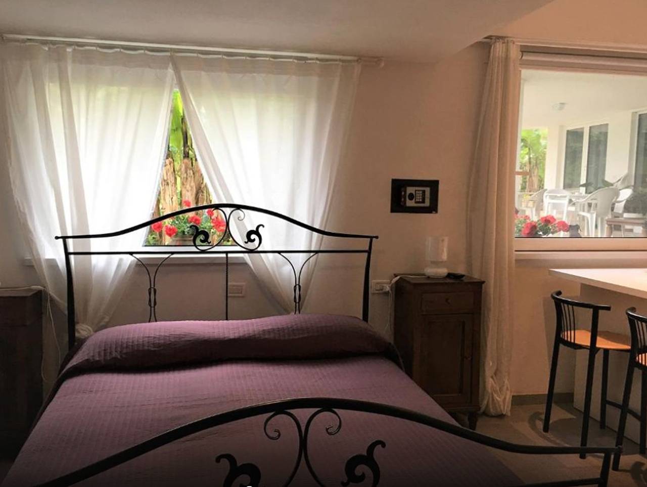 Chambre d'hôtes Loggia degli Artisti 'Spacious Room' avec piscine, Wi-Fi et climatisation in Palazzolo dello Stella, Province d'Udine