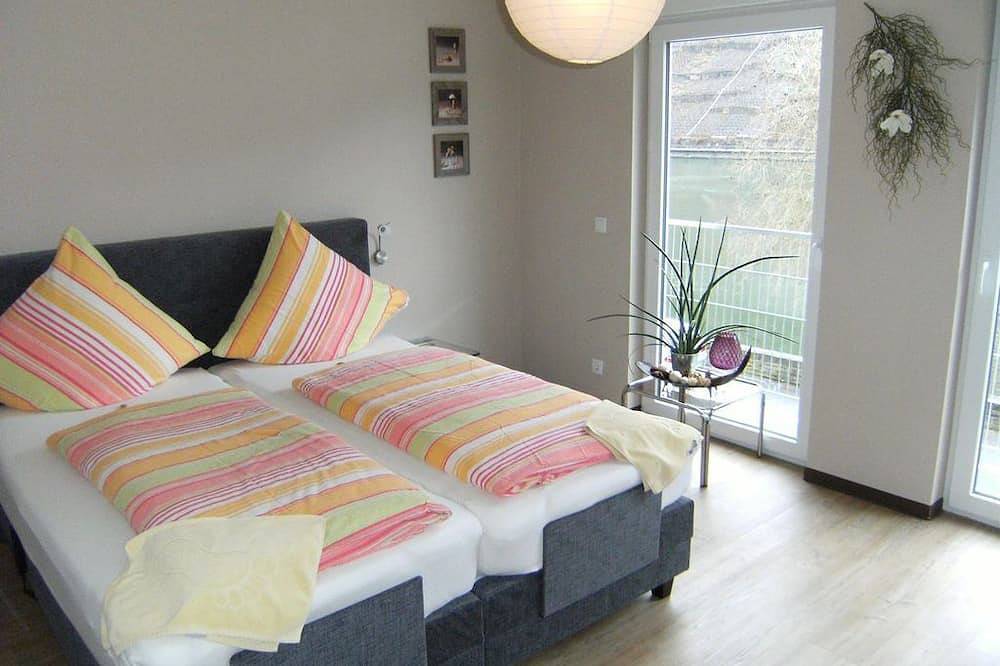 Ganze Wohnung, Ferienwohnung Moselblick - Bio-Ferienweingut Leyendecker in Löf, Osteifel