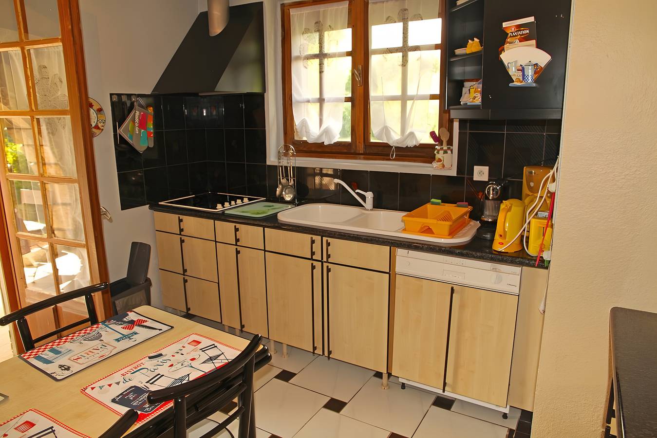 Hel leilighet, Apartment 'Chataigniers' with Mountain View, Private Pool and Wi-Fi in Juvinas, Parc naturel régional des Monts d'Ardèche