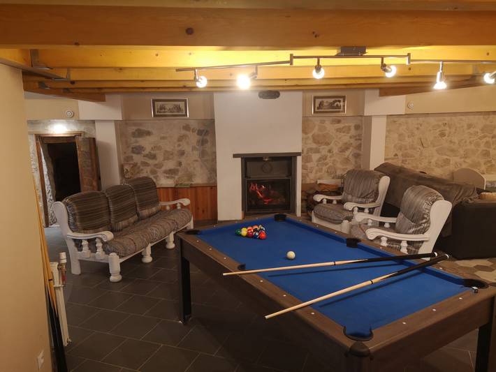 Location de vacances pour 8 personnes, avec jardin et piscine, adapté aux familles à La Penne