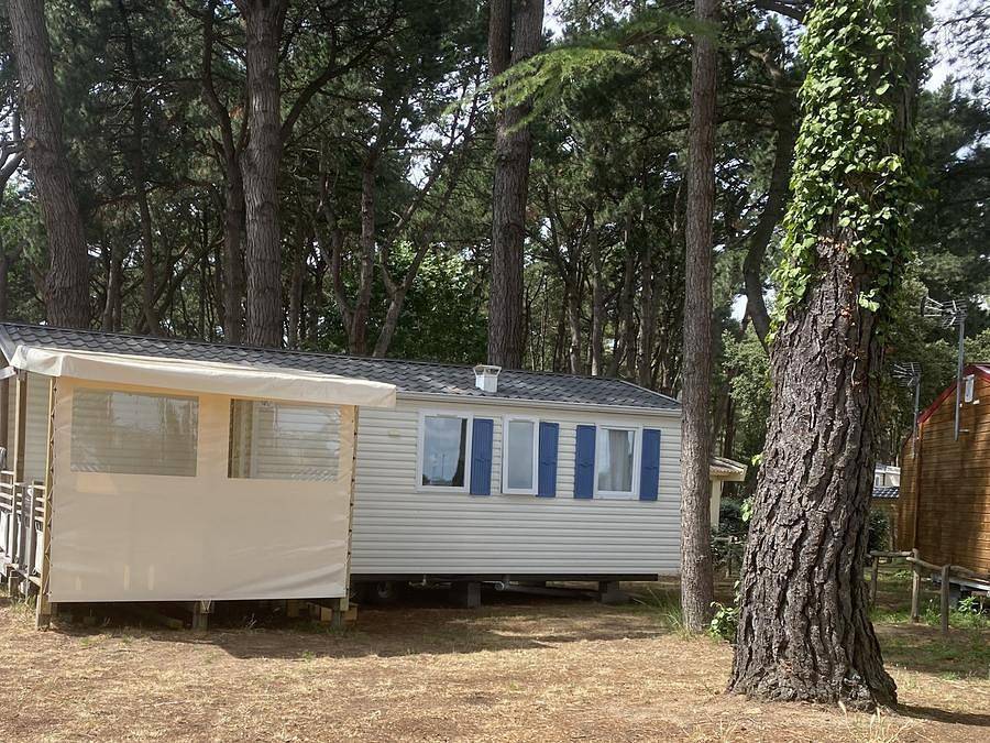 Camping Ushuaïa Villages L'estuaire - Mobilheim 6 personen - - von 33m² bis 40m² - 3 Schlafzimmer - überdachte/halbüberdachte Terrasse -. in Paimbœuf, Loire-Tal