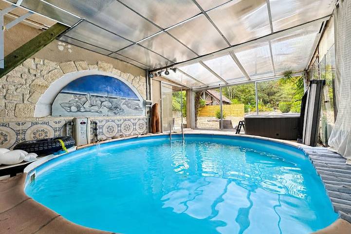 Location de vacances pour 10 personnes, avec Balcon ainsi que Jacuzzi et Jardin dans Saint-Gence