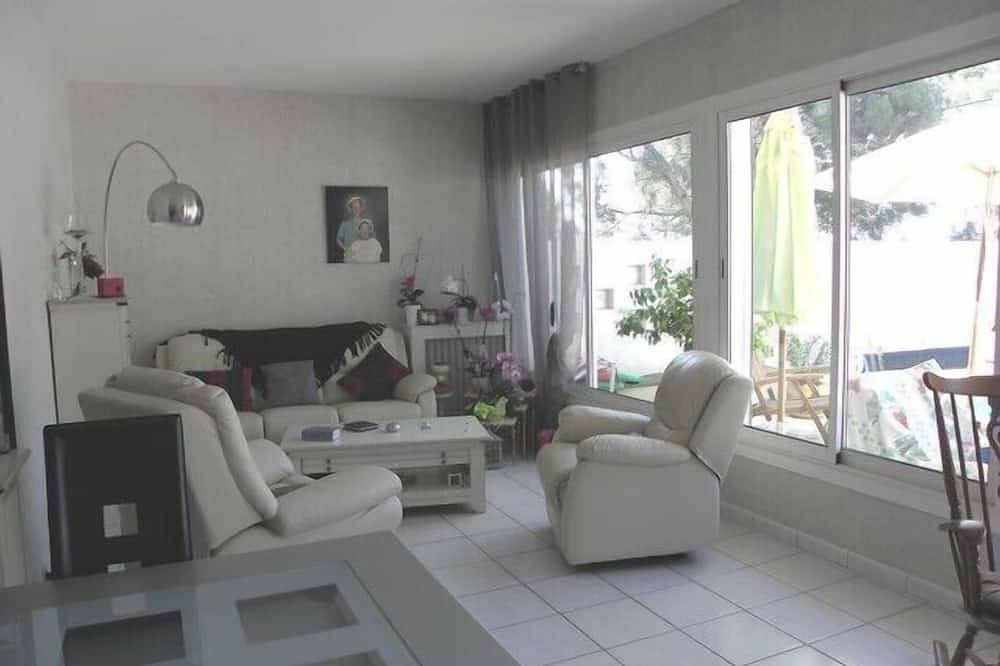 Chambre d'Hôtes La Ciotat, 06.58.86.57.30  parking privé  plage à 15 mn à pieds in La Ciotat, Région de Marseille