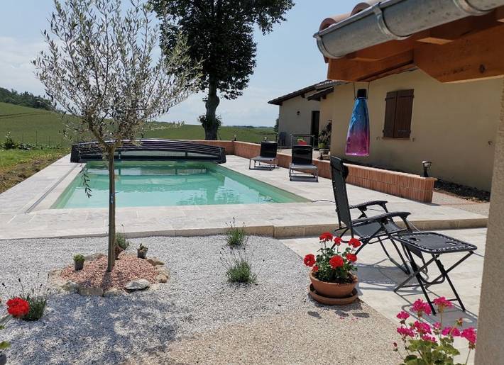 Gîte pour 4 personnes, avec piscine ainsi que terrasse et jardin - 1