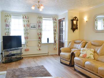Log Cabin for 4 People in Bridlington, East Riding of Yorkshire, Photo 3