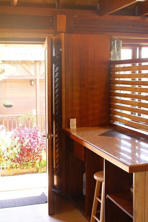 Ganze Wohnung, Schöne Gartenhaus, Hamakua Wasserfall Bezirk, 100% Solar in Nīnole, Hamakua