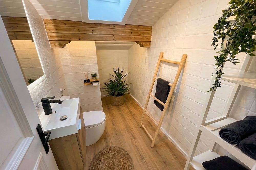 Ganze Wohnung, Scandinavian Alpine Lodge – stilvoll & ruhig in Top-Lage nahe Tegernsee in Reichersbeuern, Bayerische Alpen