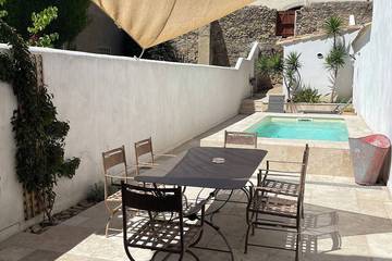 Location de vacances pour 6 personnes, avec terrasse, animaux acceptés à Fabrezan