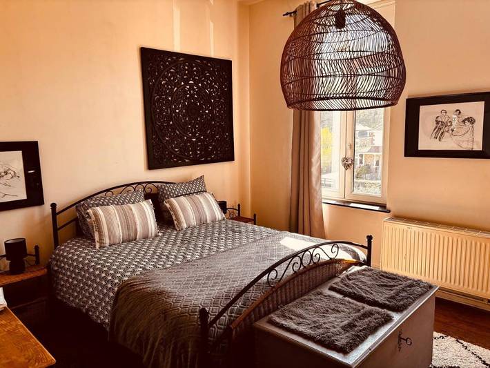 Location de vacances pour 2 personnes, avec terrasse ainsi que jardin et piscine à Profondeville - 2
