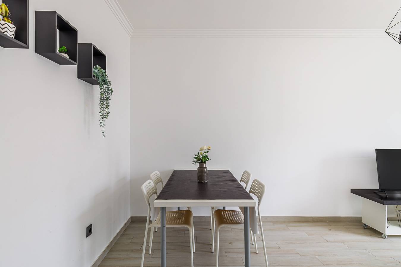 Appartement entier, Appartement de vacances "Sleeptubal Hébergement Moderne" avec balcon et Wi-Fi in Baixa da Banheira e Vale da Amoreira, Halbinsel von Setúbal