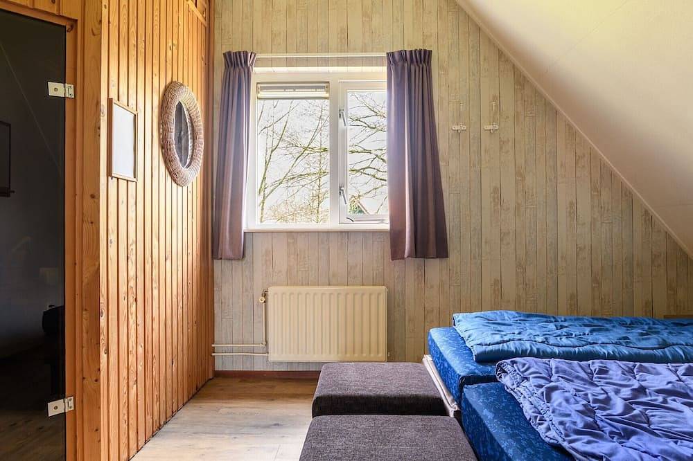 Luxury bungalow for 6 people in Diessen, Nordbrabant