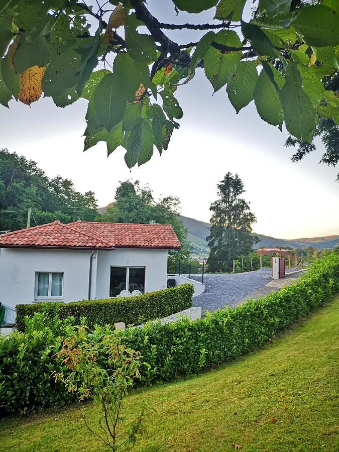Casa de vacaciones para 6 personas, con vistas además de jardín y terraza - 1