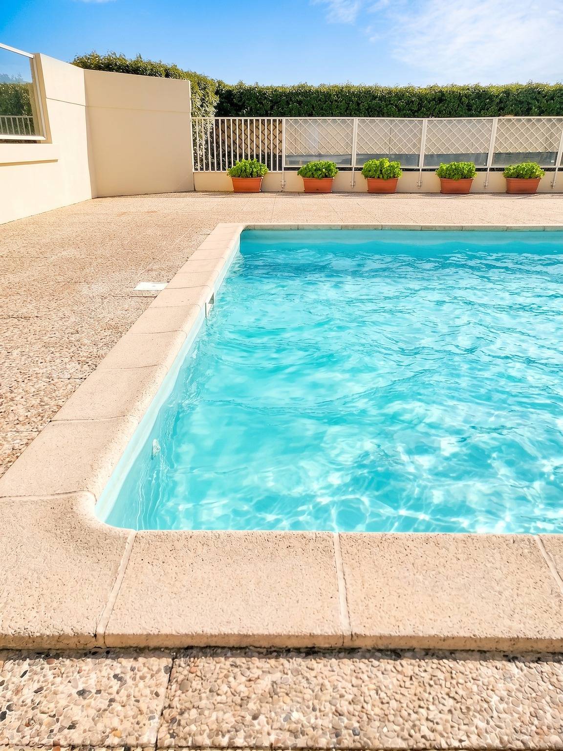 Appartement entier, Appartement charmant à Cabourg avec piscine partagée (24 m²) in Cabourg, Région de Caen