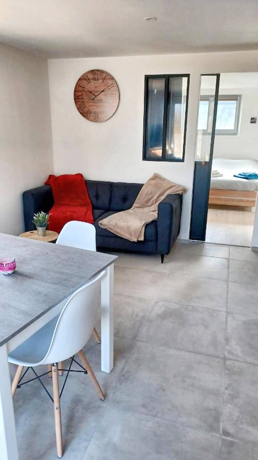 Entire apartment, Cosy Apartment in Publier - 30 m², Sunny Terrace in Marin, Thonon-les-Bains region