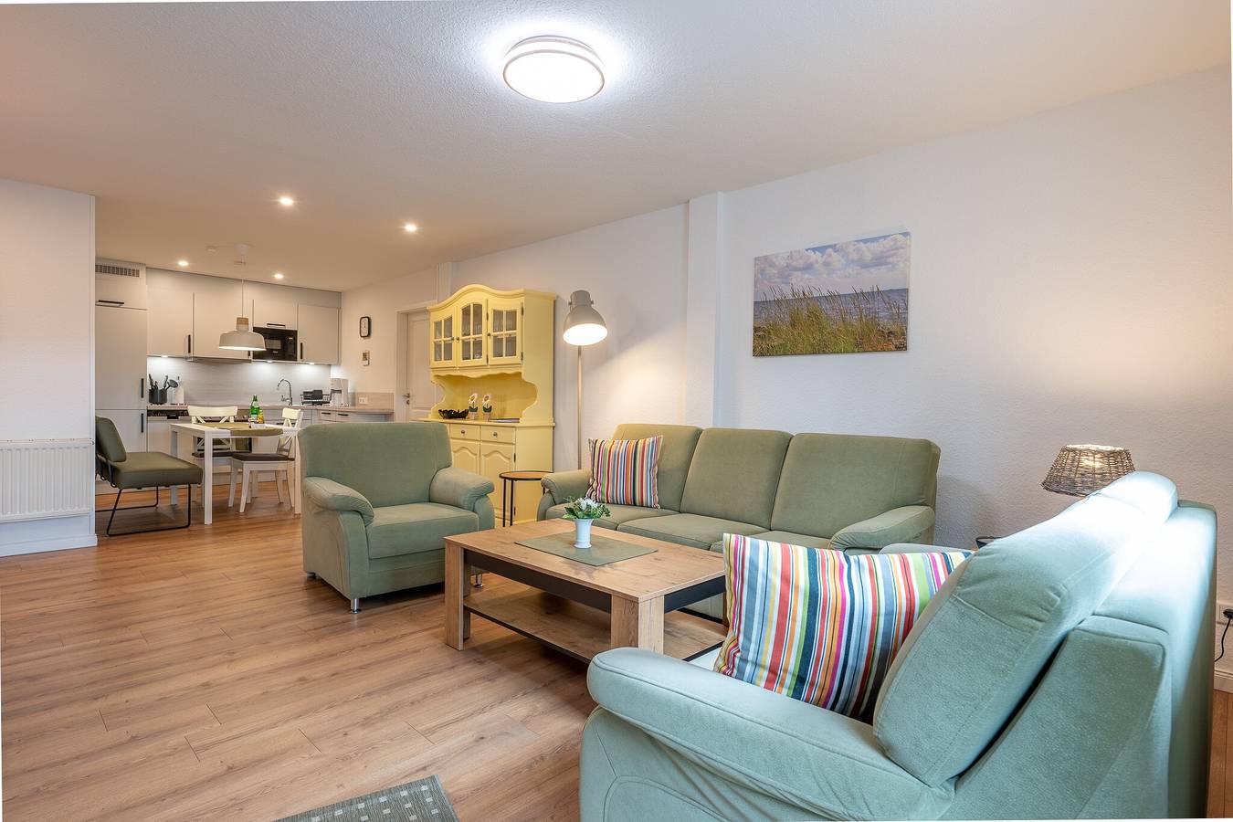 Entire apartment, Apartment 'Ferienhof Paulsen - Seeschwalbe' with Private Terrace and Wi-Fi in Tammensiel, Pellworm