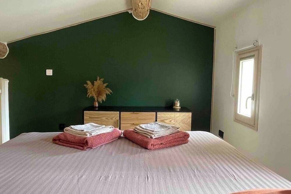 Entire apartment, Spa 689. apartment cocooning in Cadenet, Parc naturel régional du Luberon