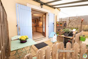 Gîte pour 2 Personnes dans Étienne Bonnot de Condillac, Région de nyons, Photo 1