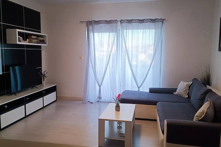 Ganze Wohnung, 3-Zimmer-Ferienwohnung mit Terrasse und Meerblick Sumartin, Brac -a in Sumartin, Brac