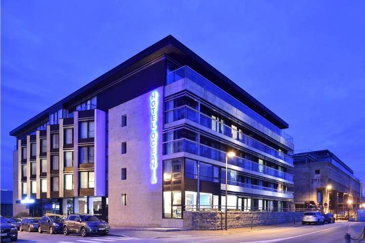 Hôtel pour 2 personnes, avec terrasse ainsi que piscine et jacuzzi, animaux acceptés
