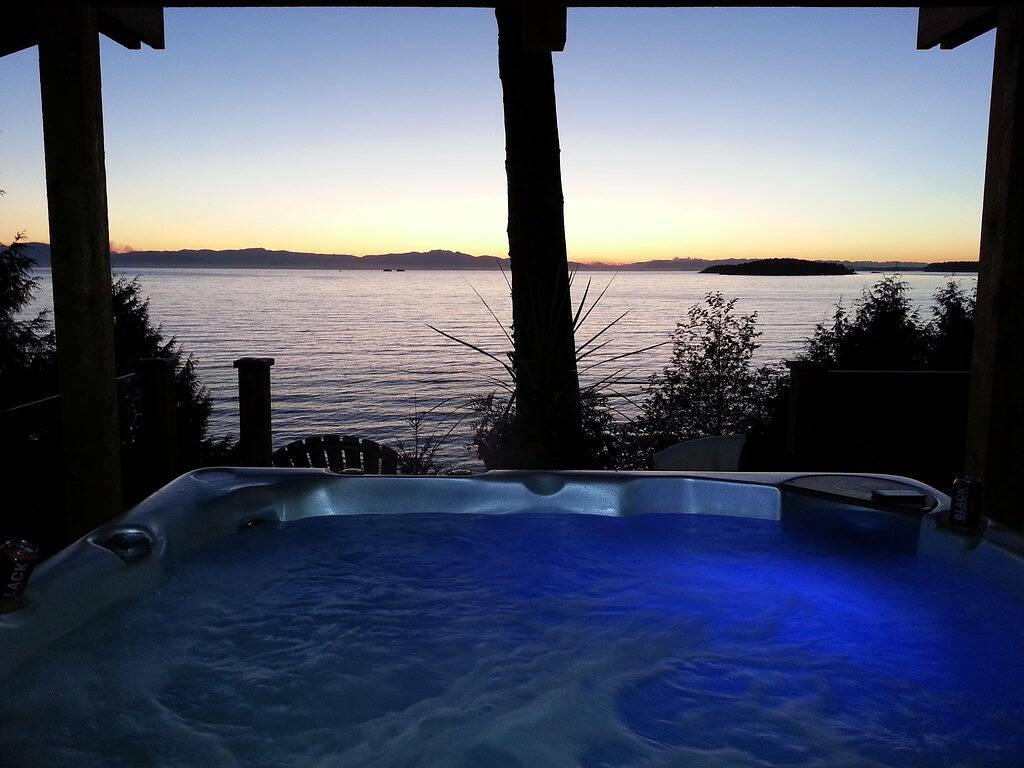 Beachside Ocean Vista Suite, Ufergegend, Whirlpool, Strand in Sechelt, Sunshine Coast Regional District