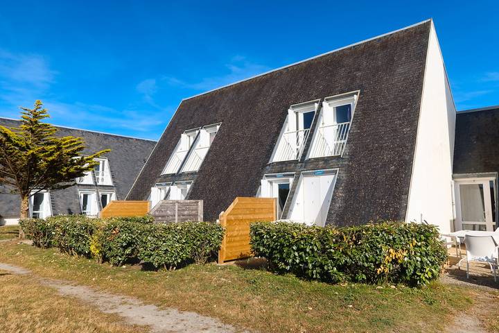 Gîte pour 5 personnes, avec Terrasse et Piscine dans Plage De La Falaise - 3