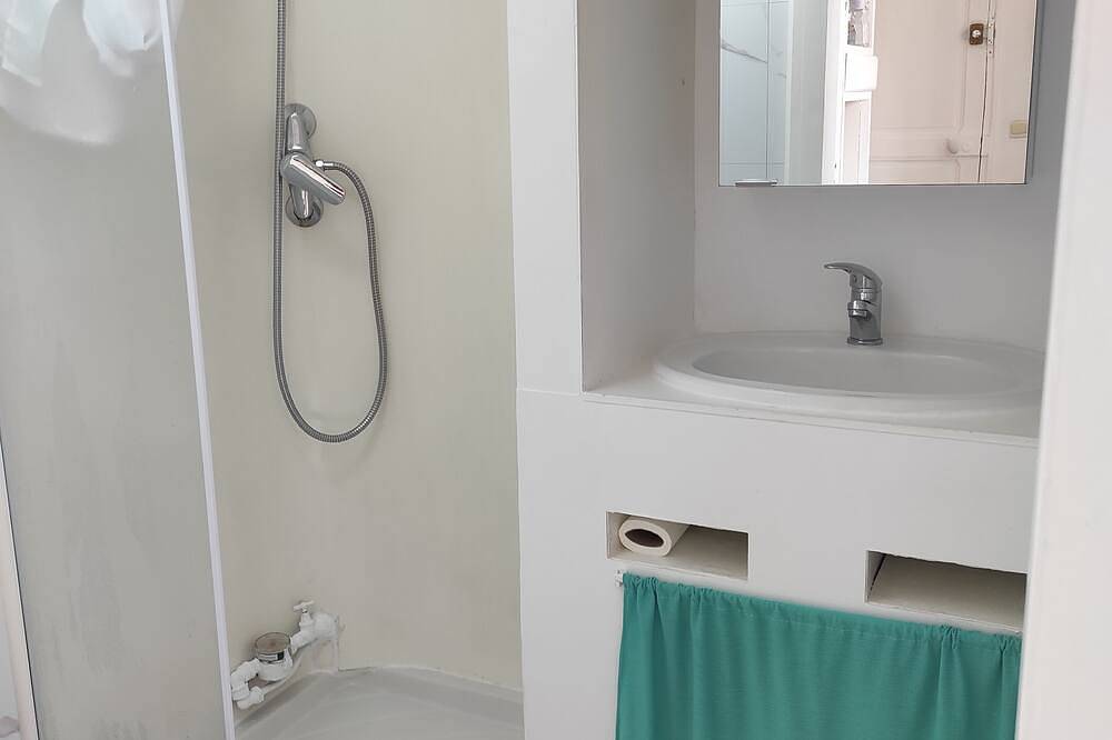 Appartement entier, Le P'tit Chic in Les Sablettes, La Seyne-sur-Mer