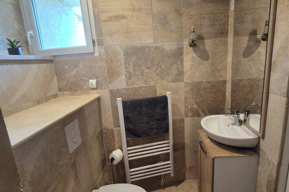 Appartement entier, Hébergement « Gorge Rouge » in Château-Landon, Seine-et-Marne