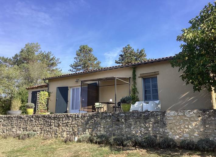 Gîte pour 2 personnes, avec terrasse ainsi que jardin et piscine à Sainte-Alvère - 2