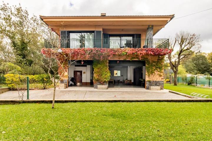 Casa rural para 8 personas, con Balcón y Terraza además de Jardín y Piscina en Riudellots de la Selva