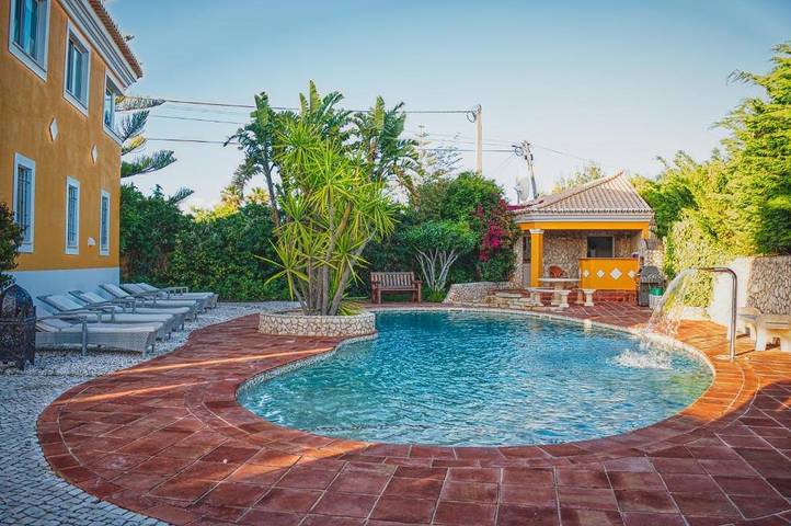 Location de vacances pour 3 personnes, avec Vue sur l’océan et Balcon ainsi que Terrasse et Jardin dans São Gonçalo de Lagos