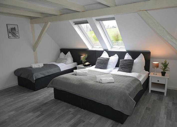 Hotel für 3 Personen, mit Terrasse und Garten sowie Sauna und Seeblick in Bergisches Land - 3