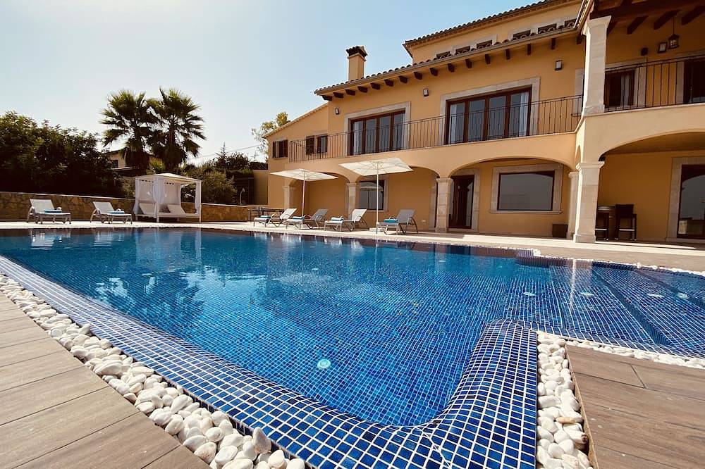 Villa mit Pool und Aussicht in einer sehr ruhigen Gegend. in Bunyola, Mallorca Westen