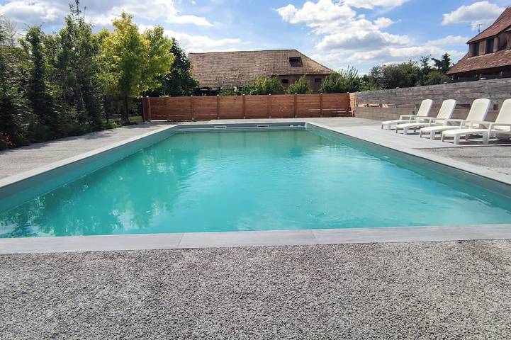 Gîte pour 6 personnes, avec piscine ainsi que terrasse et jardin à Ungersheim