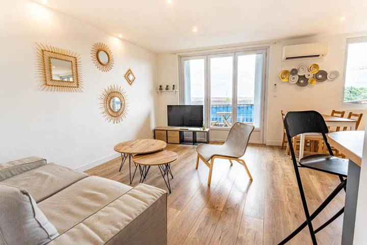 Gîte pour 4 personnes, avec balcon et vue à Saint-Jory - 3