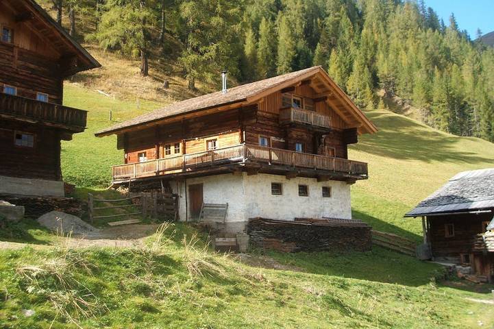 Blockhütte für 8 Personen, mit Balkon und Garten in Innervillgraten