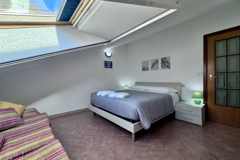 Ganze Wohnung, Apartment with all amenities 50 meters from the sea. Breathtaking view in Ortona (Gemeinde), Chieti Provinz