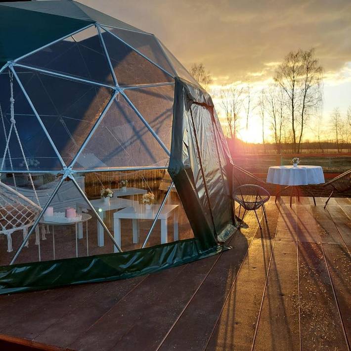 Kemping dla 2 osób, z ogród i taras oraz jacuzzi i sauna w Łotwa