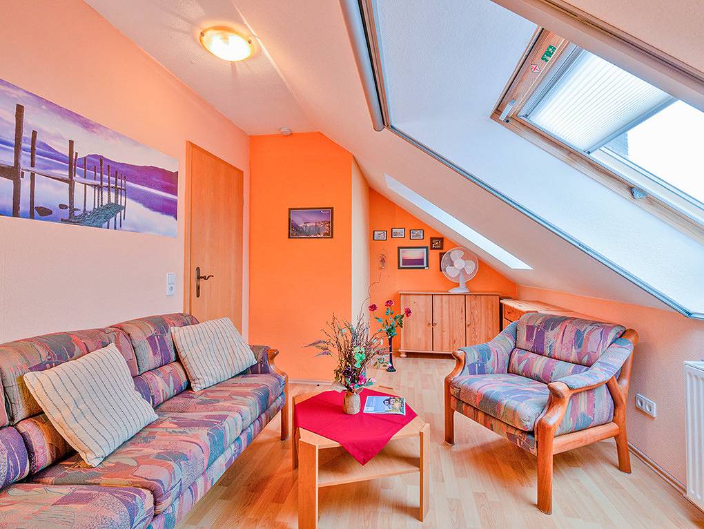 Apartamento vacacional entero, Apartamento de vacaciones para 3 personas con jardín in Plötzin, Werder (Havel)